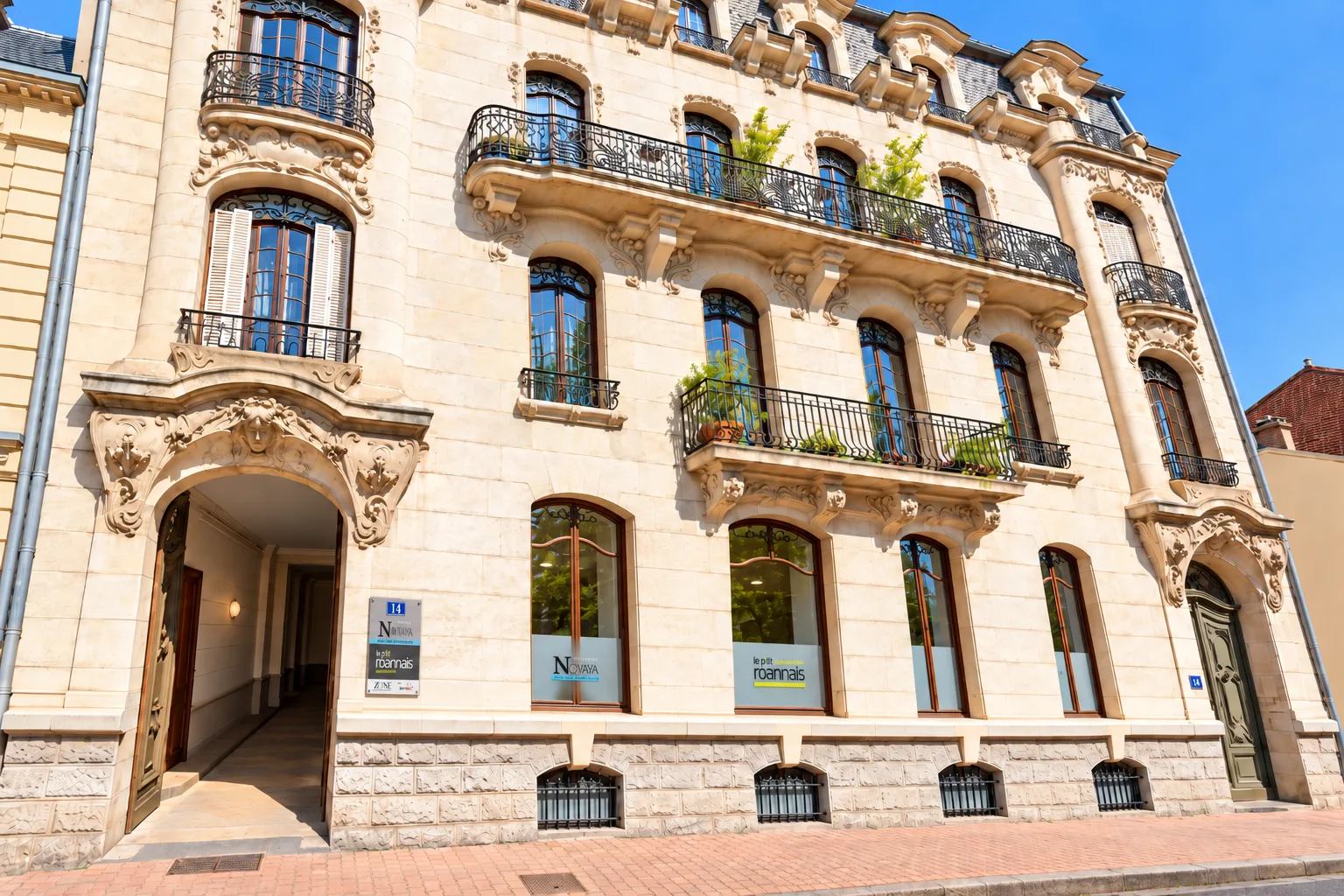 Façade de l'agence Soropub par Novaya, 14 rue Beaulieu à Roanne